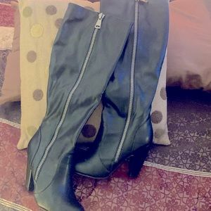 Black Boots, Knee High w/ Side Zipper